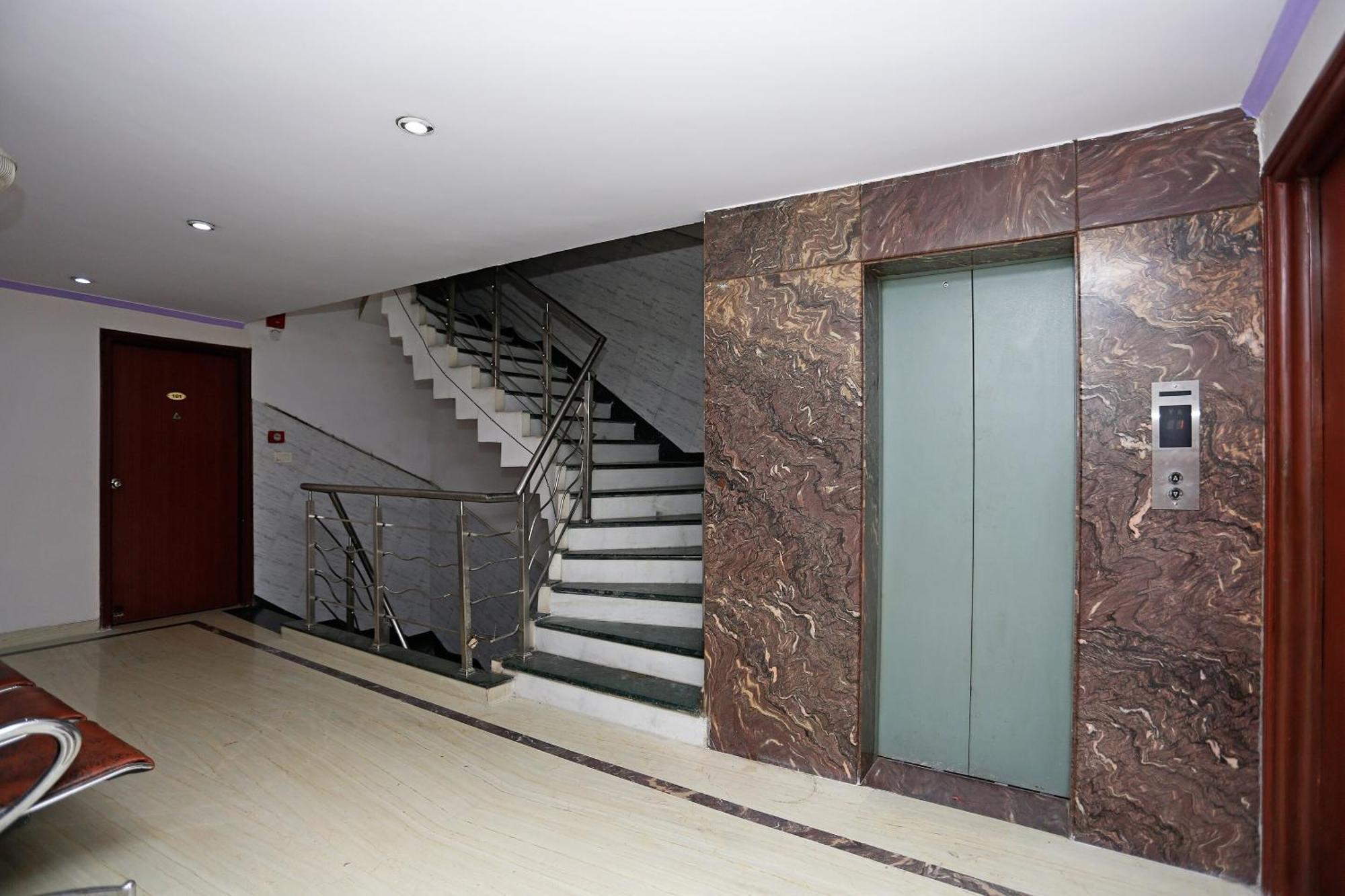 Hotel O Mid Town Delhi  Esterno foto