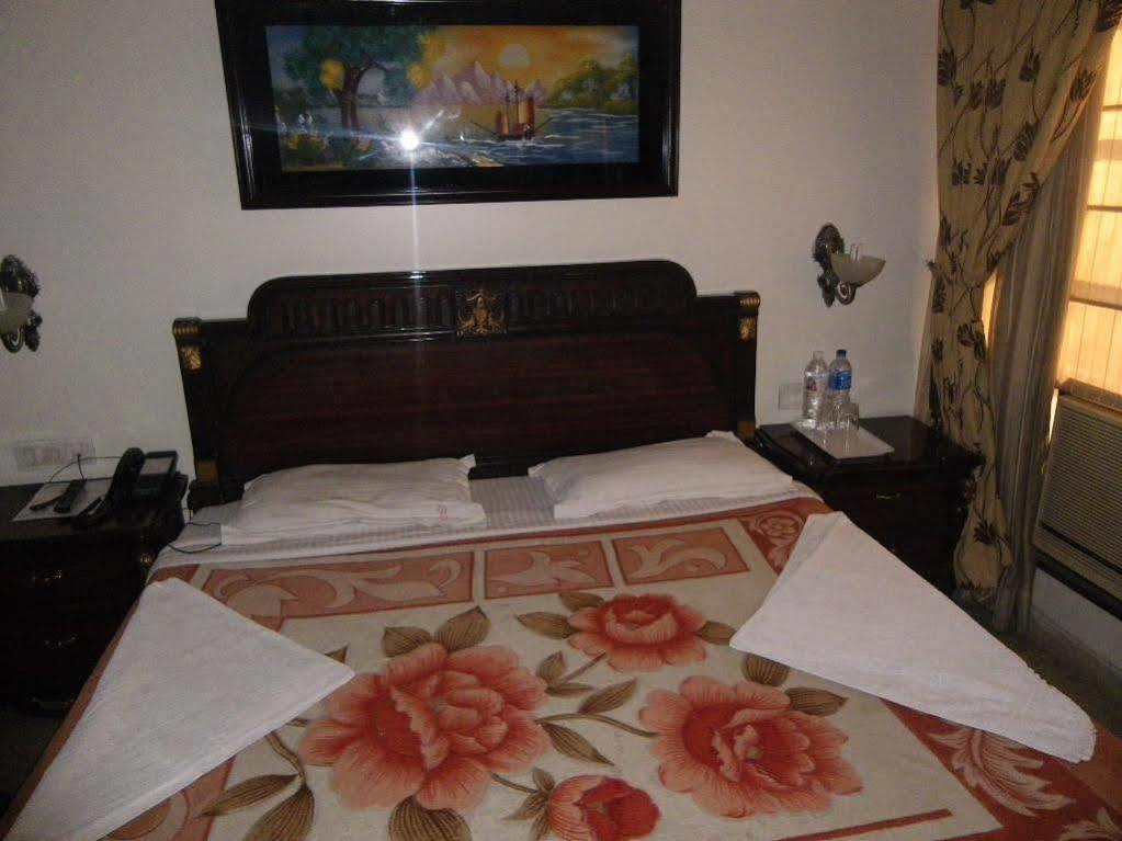 Hotel O Mid Town Delhi  Esterno foto