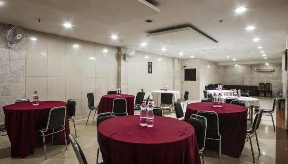 Hotel O Mid Town Delhi  Esterno foto